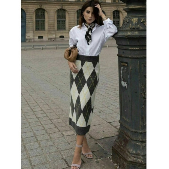 Pringle of Scotland and H&M collaboration set - Picture 7 of 17